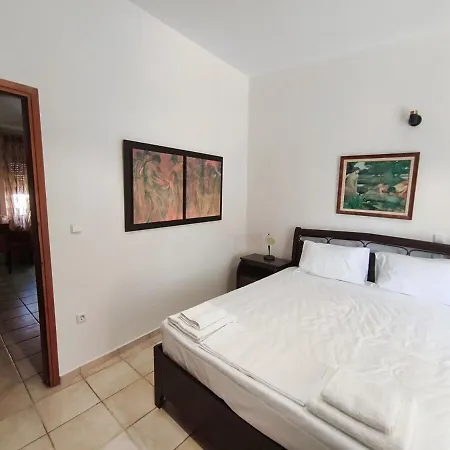 Restful House In * Patras